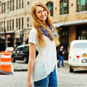 American Eagle Outfitters Cream Happy Hour Tee